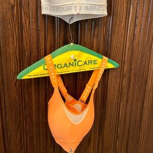 Set of 2 UnderArmour sports bras 34C/ small